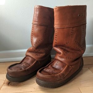Manitobah Mukluks Gatherer Mid Size W6 M4